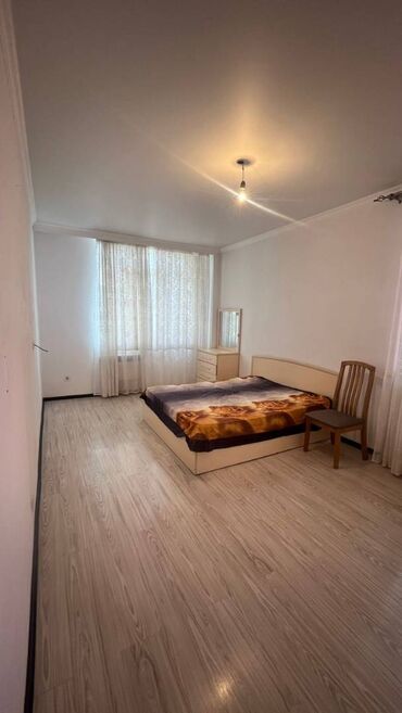 эмарк жибек жолу: 3 комнаты, 130 м², Индивидуалка, 4 этаж, Косметический ремонт