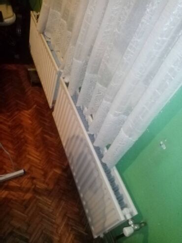 Oprema za grejanje: Ostalo od grejanja, pumpa, boca, cevi radijatori, kolena, manometar — 15