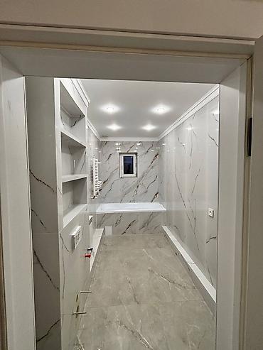 Фасадные работы: Современный двухэтажный дом в классическом стиле с подсветкой фасада и — 18