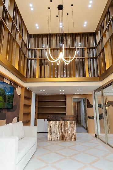 2 556 000 AZN 213 m² Sahə Çıxarış Təmir Satılır obyekt 213 m², Ağ