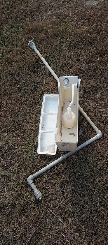 утечка воды: Сливной бачок для унитаза в сборе с арматурой и наружной — 1