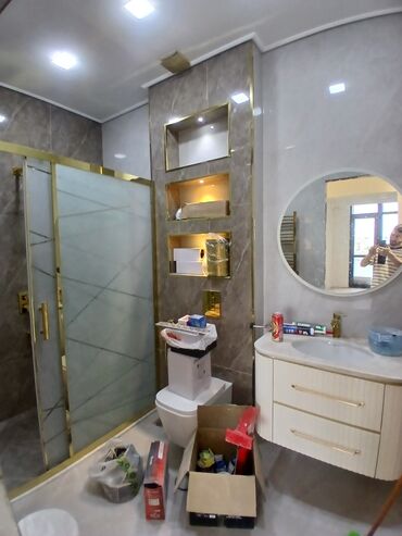 Duş kabinaları, arakəsmələr: Mərmər dizaynlı sanitar qovşaqların tam təmiri və yığılması xidməti — 4