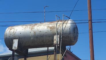 Tank: 4 ton dəmir termos çən,deyerinnen çox ucuz satilir,zehmet olmasa — 1