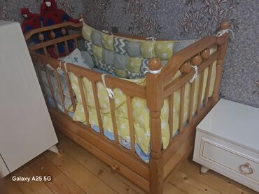 детская кроватка бу: Для девочки и мальчика, Четырехугольная, Колыбель, С бортиками, Без механизма качания