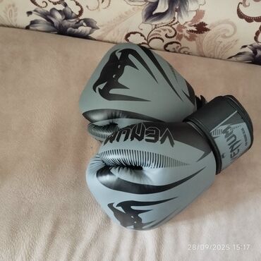 İdman dəstləri: Venum dəst. Təzə kimidi az işlənib səliqəli işlənib. Əlcək-30m, Fut 40 — 8