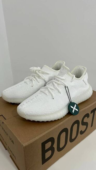 Personal Items: Adidas, 39, color - White