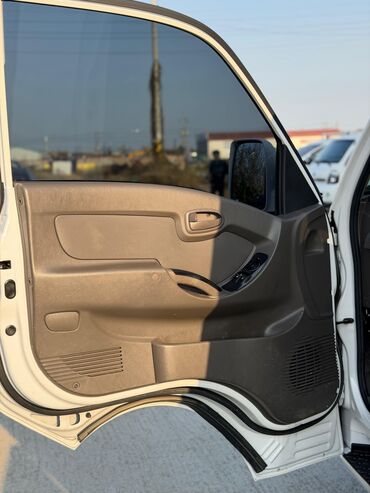 Hyundai: Hyundai Porter: 2020 г., 2.5 л, Типтроник, Электромобиль, Универсал — 16