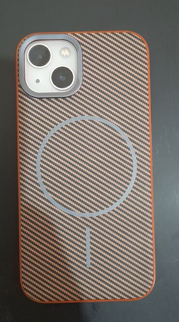 Apple iPhone: IPhone 13, Б/у, 128 ГБ, Старлайт, Зарядное устройство, Защитное стекло, Чехол, 85 % — 13