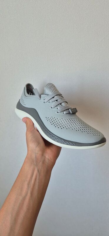кроксы молния маквин: Продаются серые кроссовки Crocs LiteRide для активного отдыха и
