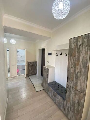 продаю 2х команатную квартиру в 7 мкр: 2 бөлмө, 73 кв. м, Элитка