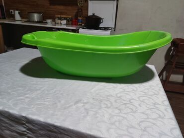 гоин бишкек товары: Продаю детскую ванночку, зелёного цвета. целая