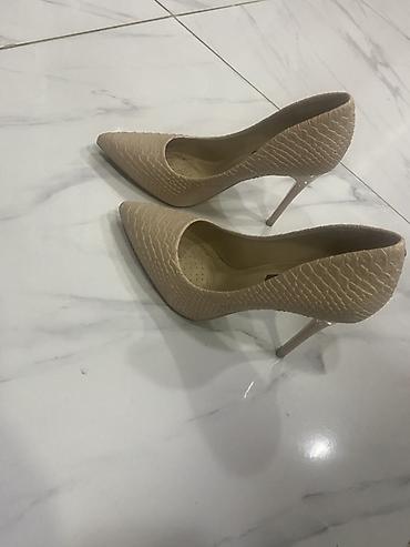Bej rəngdə klassik stiletto qadın ayaqqabısı 36razmer - Model: sivri