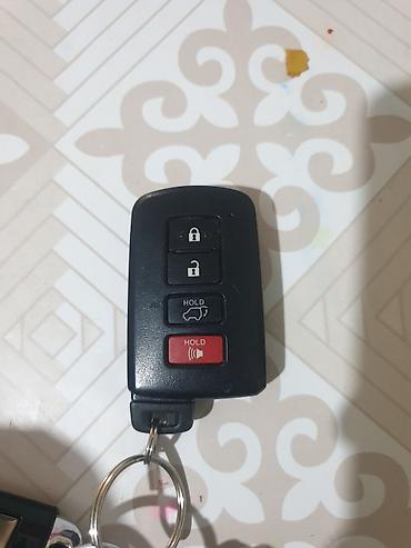 prius plus: Ключ Toyota 2018 г., Б/у, Оригинал — 1