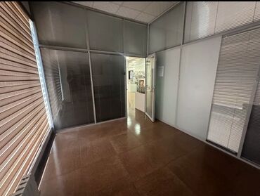 аренда офиса без посредников без комиссии: Сдаю Офис, 300 м², В жилом комплексе, 1 линия