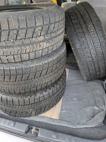 Шины: Шины 215 / 55 / R 17, Зима, Б/у, Комплект, Легковые, Япония, Bridgestone