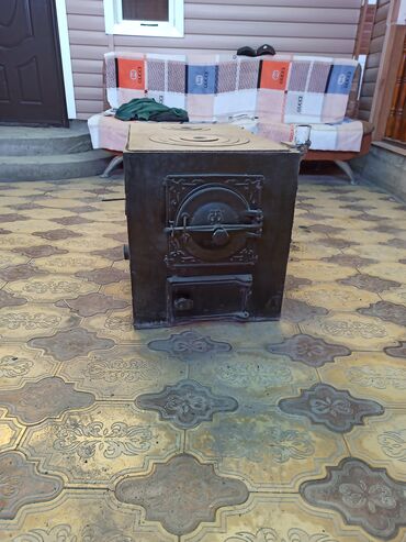 82 набор: Металлическая печь-буржуйка с варочной поверхностью - Корпус из