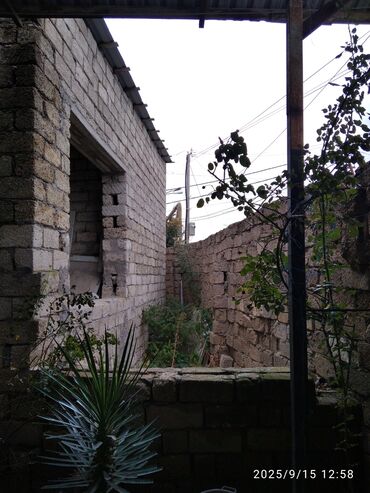 Həyət evləri və villaların satışı: Hövsanda, turkana geden yolda iki otaqli yaritikili ev satilir. Yola -da lalafo.az — 3 Həyət evləri və villaların satışı: Hövsanda, turkana geden yolda iki otaqli yaritikili ev satilir. Yola — 3