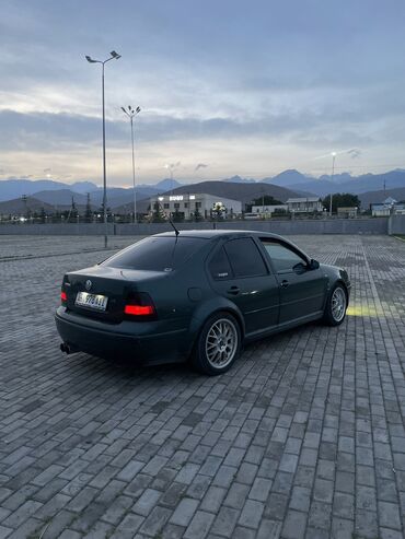 обмен на авто с доплатой: Volkswagen Bora: 1998 г., 2.3 л, Механика, Бензин, Седан