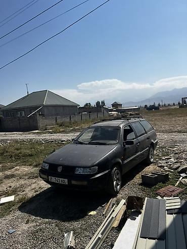 44 2: Volkswagen Passat: 1994 г., Универсал — 1