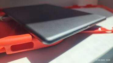 Планшеты: Планшет, Apple, память 32 ГБ, 10" - 11", Wi-Fi, Б/у, Классический цвет - Серый — 8