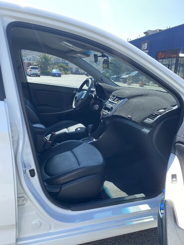 Hyundai: Hyundai Accent: 1.4 l | 2016 il Sedan — 14