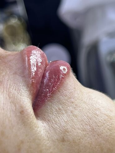 Косметика: Процедура перманентного макияжа губ позволяет придать губам желаемый — 3