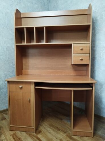 шторы в рассрочку: Компьютерный, ученический письменный стол, в отличном состоянии