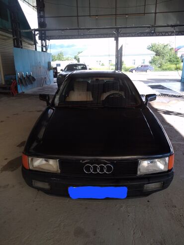 машина 3000: Audi 80: 1989 г., 1.8 л, Механика, Бензин, Седан