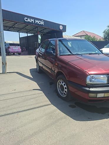 Транспорт: Volkswagen Vento: 1995 г., Седан — 1