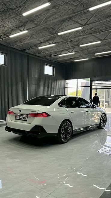 гибрид батареи: BMW 5 series: 2024 г., 2 л, Электромобиль, Седан — 2
