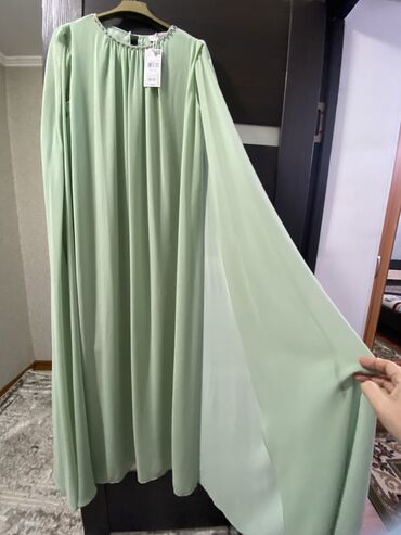 платье зеленое: Вечернее платье, Длинная модель, Без рукавов, Шлейф, M (EU 38)