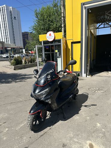 электромопед с педалями: Макси скутер Yamaha, 160 куб. см, Бензин, Б/у