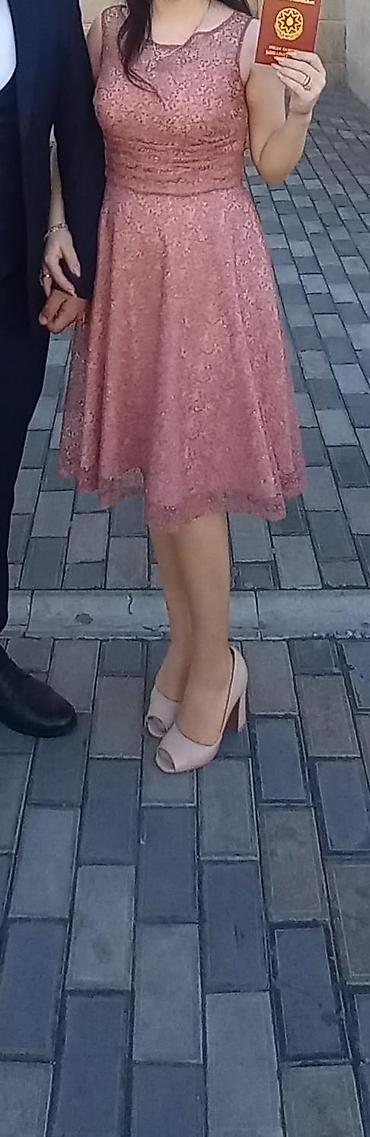 Zərif dizaynlı qızılgül çaları mini/midi don. - Model: qolsuz, dairəvi