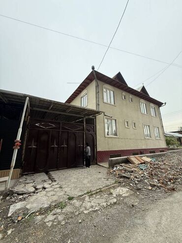 куплю дом жибек жолу: 200 м², 7 комнат, Балкон застеклен, Евроремонт, Парковка