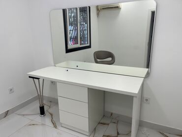 güzgülü salon: Новый, Стол для стрижки, С зеркалом