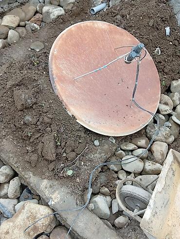 video light: Peyk anteni və LNB dəsti Üzərində verilir paslı olsada işləkdir 10 azn — 1