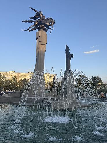 квартиры в бишкеке купить: Сниму квартиру в Бишкеке на 2-3 месяца. Ищу с нормальным ремонтом и не — 1