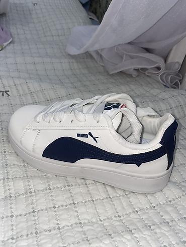 оптом кросовки: Кроссовки Puma белые с темно-синими вставками - Низкий силуэт — 1