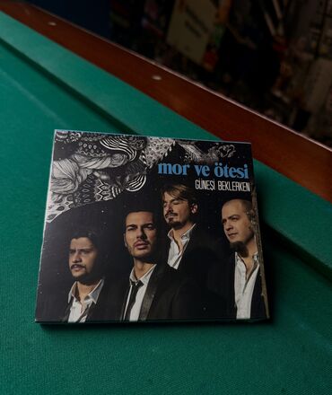 CD, DVD disklər və kassetlər: Məhsul: Musiqi albomu (CD) Xüsusiyyətlər: - Format: CD - Nəşriyyat