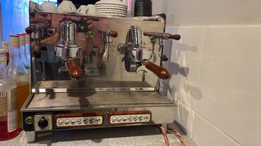 kahve makinesi: *Sada* *------------* *Tecili* kofe aparati 3000 azn satilir.2aydi