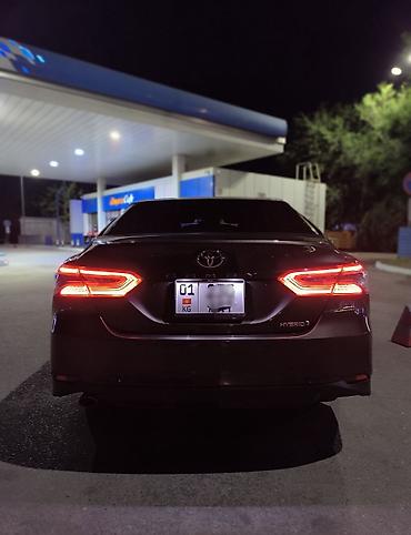 2018: Toyota Camry: 2018 г., 2.5 л, Гибрид — 5