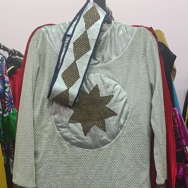 Milli geyimlər: Milli, ziyafət, karnaval və hərbi geyimlərin kirayəsi və satışı. Hər — 11