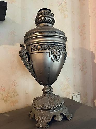 yaz gulləri: Bir vaza, Metal — 1
