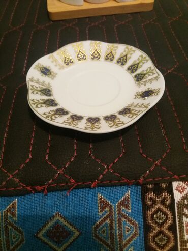 Digər dəstlər və servizlər: Bular satilir razilaşma yolu ikə qab qacaq dekorlar — 28