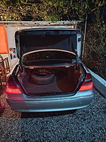Mercedes-Benz E-Class: 2.7 l | 2004 il Sedan — 7