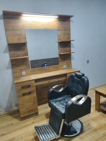 gözəllik salon kreslosu: İşlənmiş, Saş kəsimi üçün masa