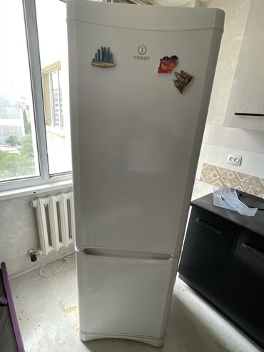 продажа стиральной машины на запчасти: Стиральная машина Indesit, Б/у, Автомат, До 6 кг, Компактная