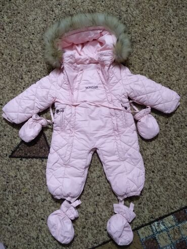 куртка комбинезон детский: Продаю комбинезон на девочку . размер L теплый . от плеча до ножек 60