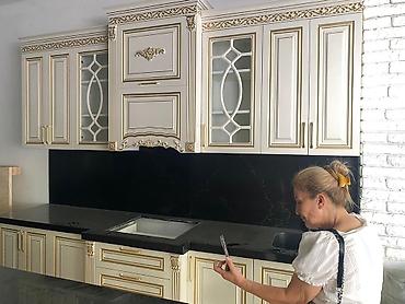 Sifarişlə mebel: Klassik üslubda mətbəx mebeli dəsti Metri uzunu 2 metr 93 sm — 4