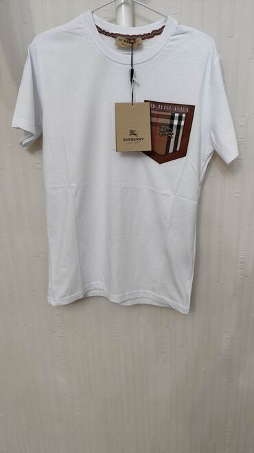футболку: Футболка M (EU 38), цвет - Белый